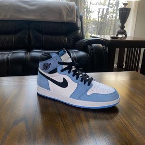 Nike Air Jordan 1 Retro University Blue